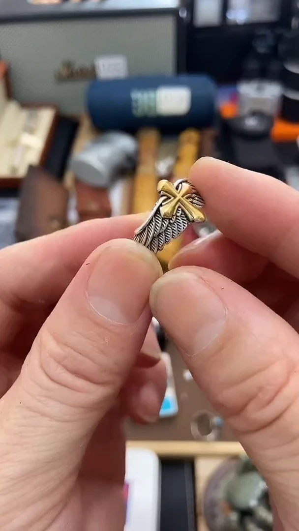 瓷片闪购商品  如图所示