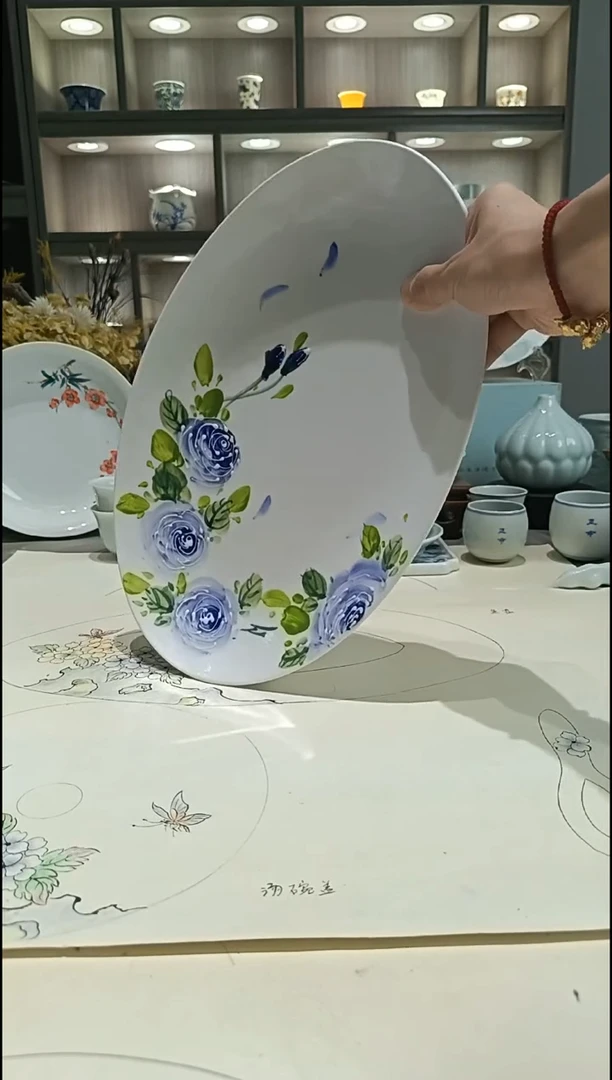 高温瓷景德镇手绘釉下蓝玫瑰鱼盘
