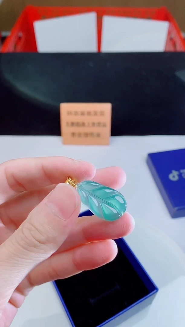颈饰未镶嵌翡翠1