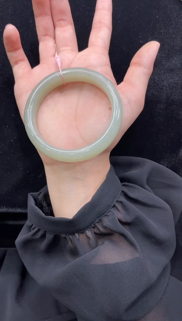 和田玉手镯未镶嵌新疆且末料青白玉59圈口上等和田玉手镯女