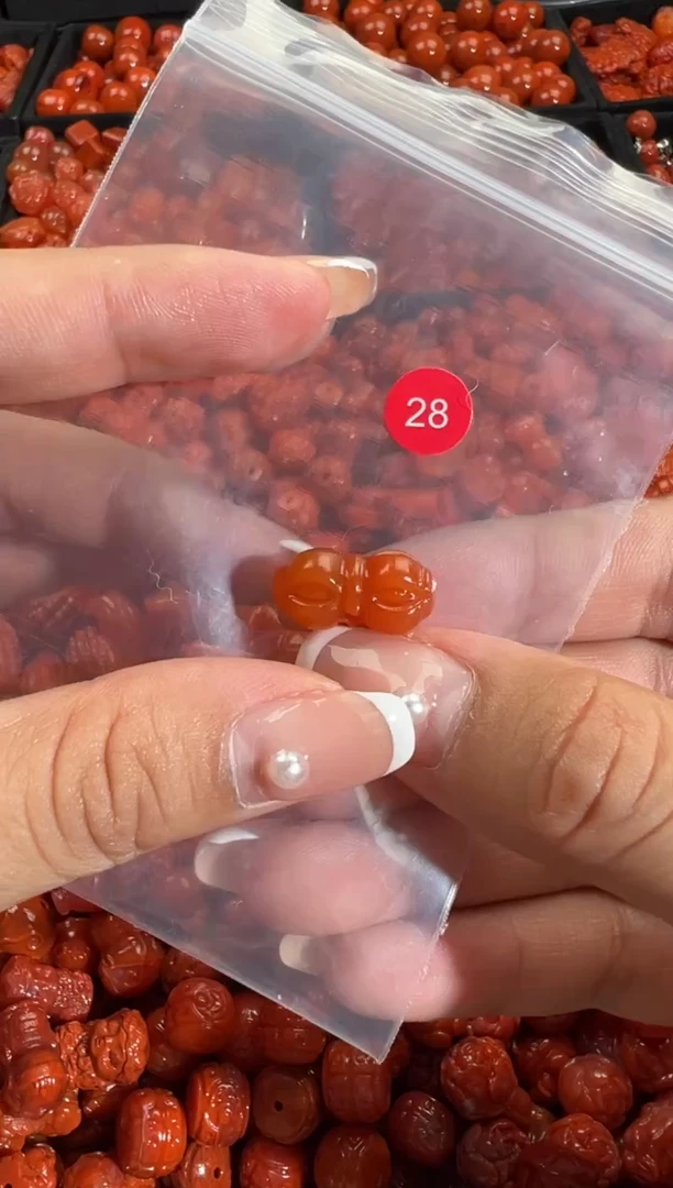 颈饰未镶嵌南红玛瑙1