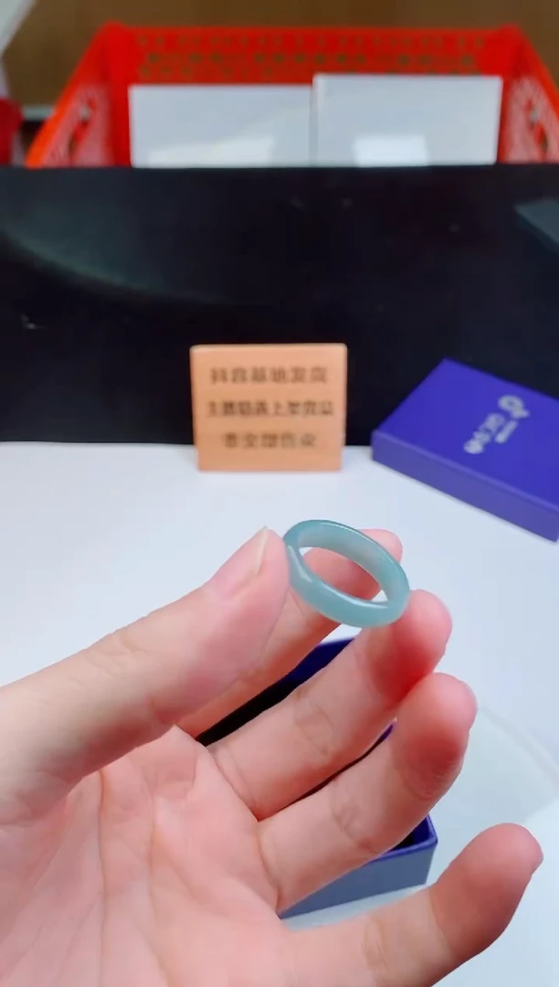 颈饰未镶嵌翡翠   ·