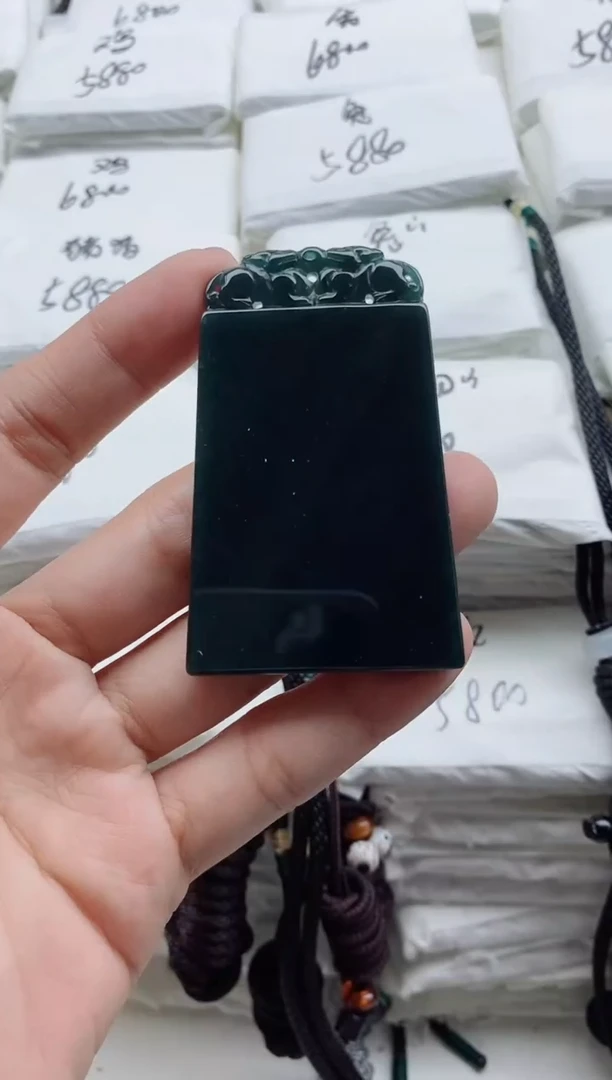颈饰未镶嵌翡翠8