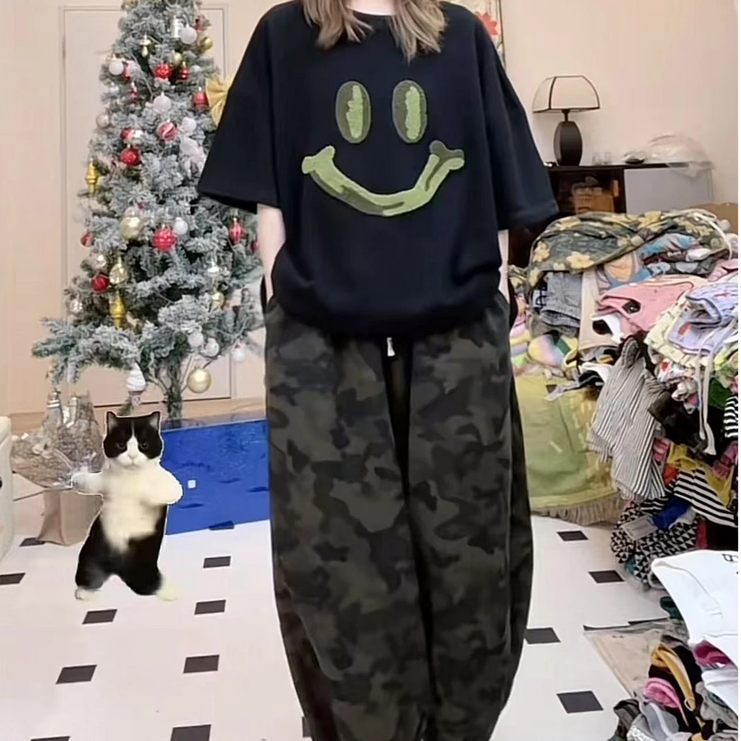 大码女装迷彩刺绣笑脸短袖迷彩束脚裤套装