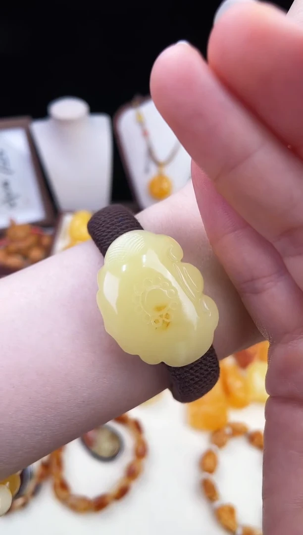 琥珀未镶嵌珠宝奇石柒月