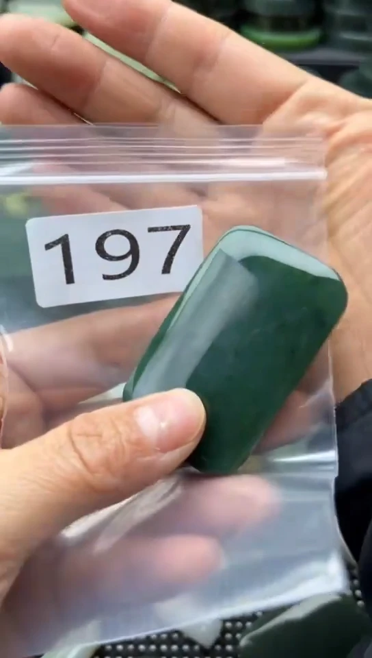 未镶嵌和田玉珠宝半成品牌子