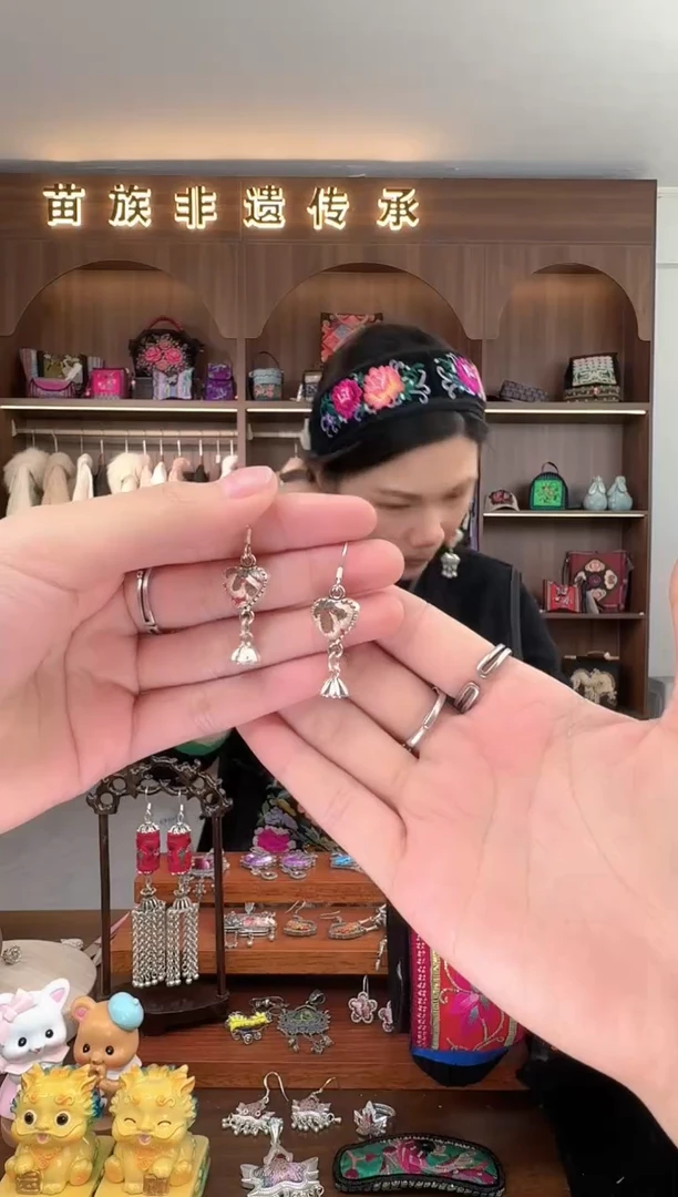 【闪购商品】织绣扶光苗绣传承148
