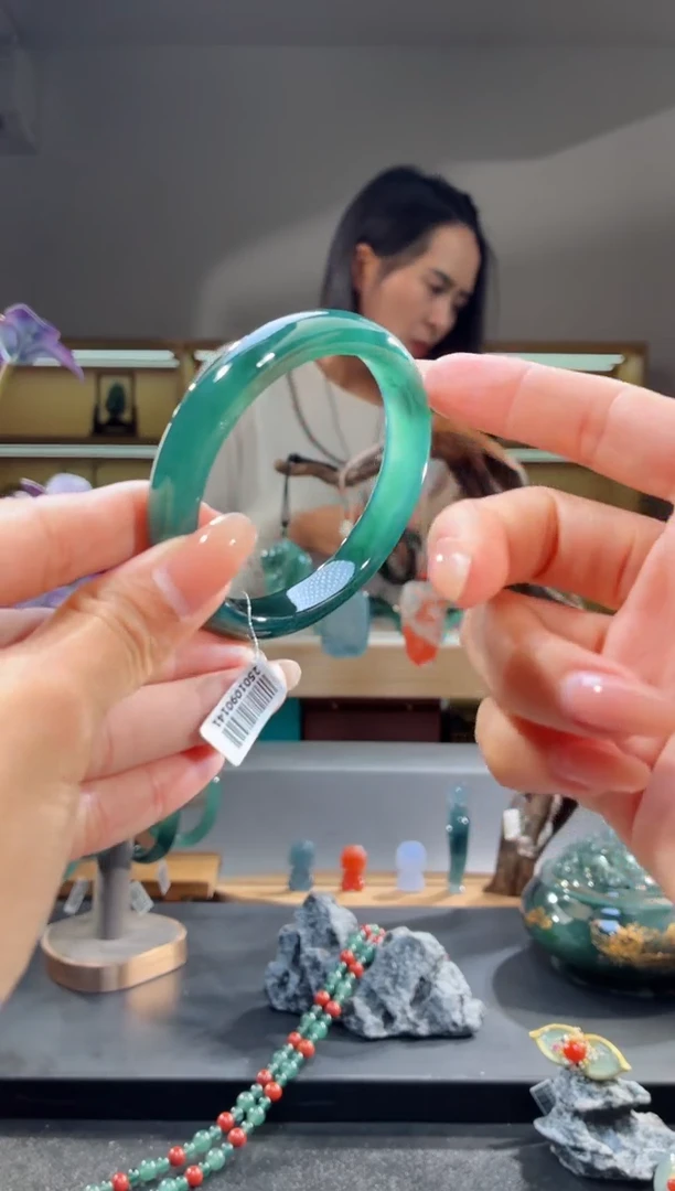 未镶嵌手镯翡翠54圈