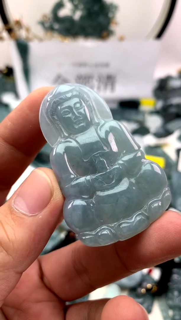 翡翠未镶嵌颈饰观音
