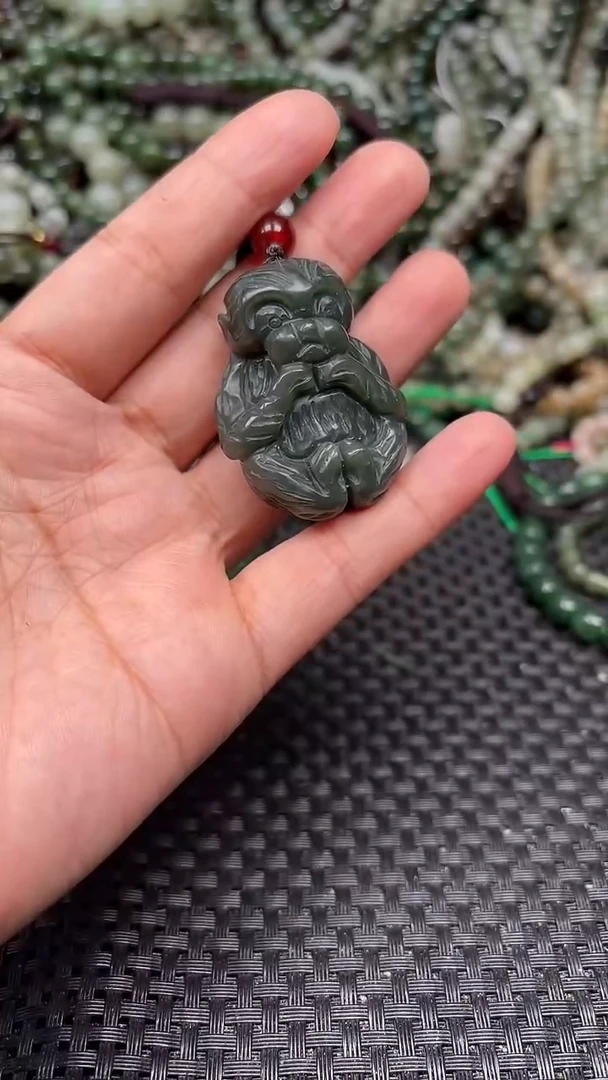 颈饰未镶嵌和田玉1