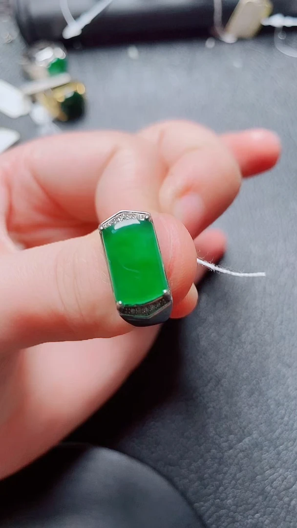 翡翠戒指银S925镶嵌翡翠