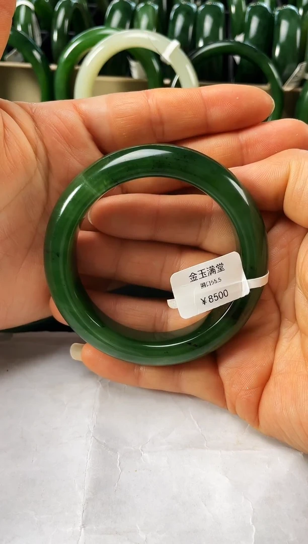 未镶嵌手镯和田玉（碧玉）女*子碧玉手镯