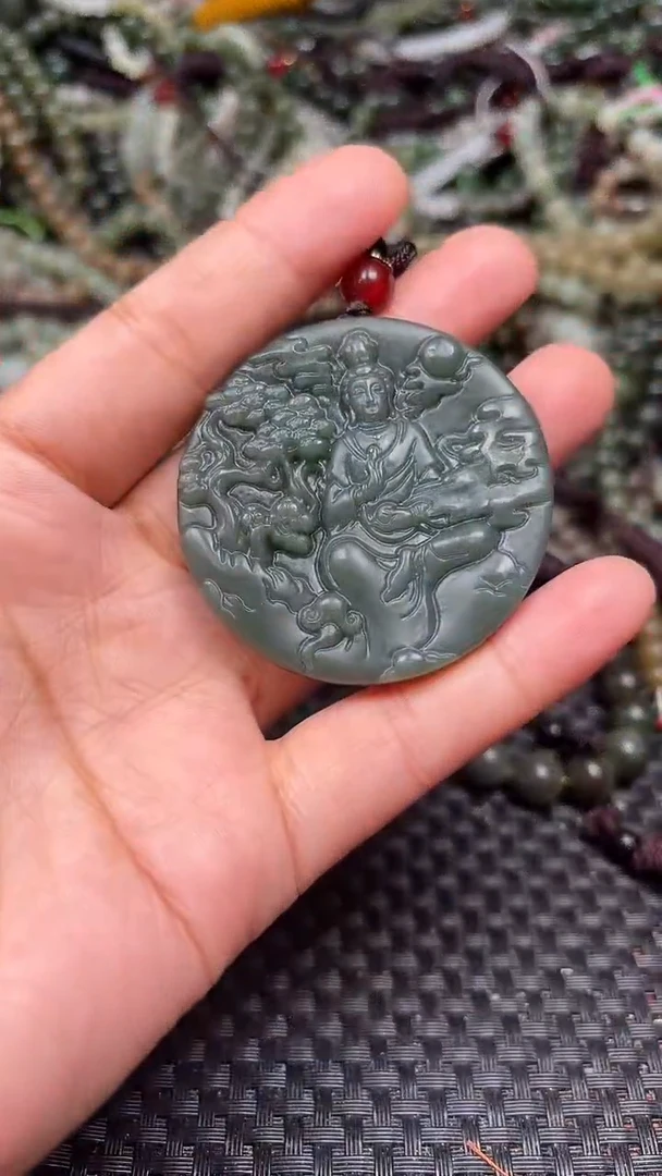 颈饰未镶嵌和田玉1