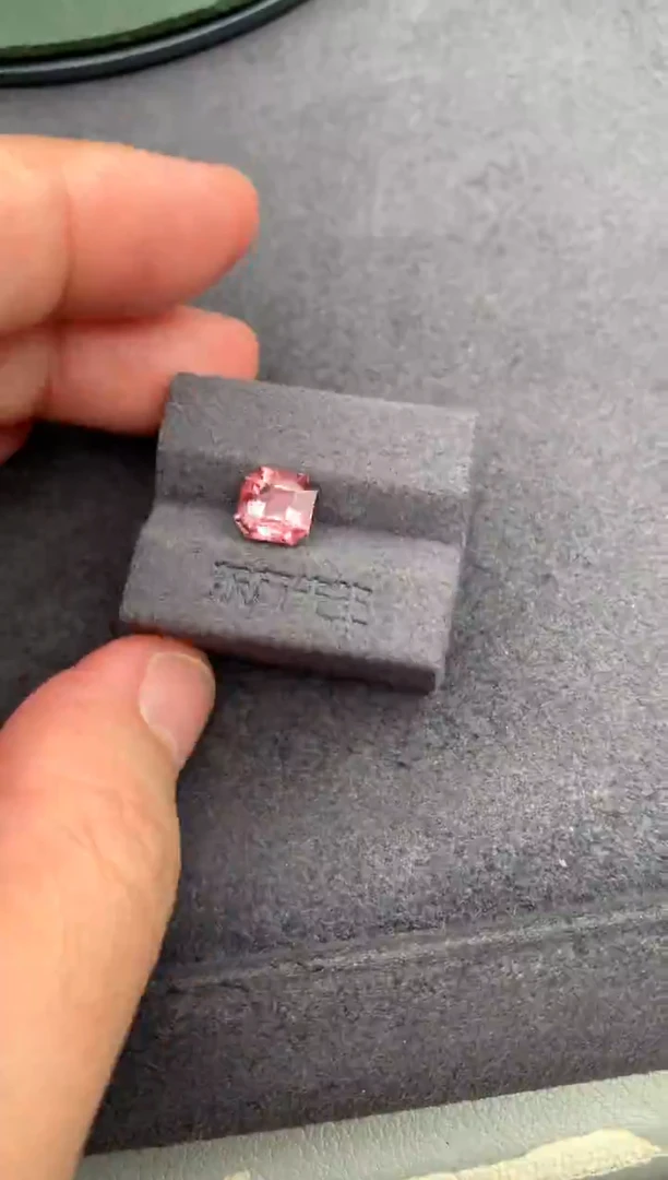 未镶嵌珠宝半成品碧玺1.6ct粉碧玺 定制 BF