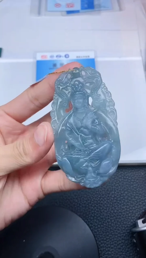 颈饰未镶嵌翡翠