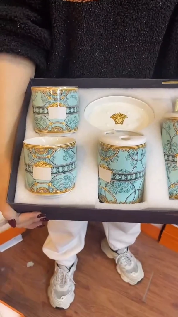 杯鸿辉家品牌瓷器，京东包邮！