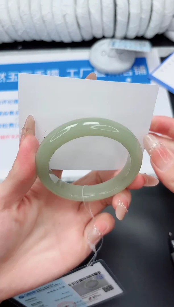 未镶嵌手镯石英质玉136-55.D