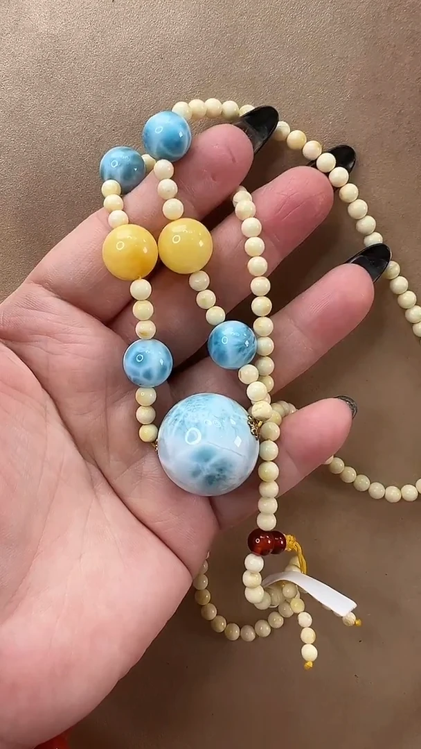 未镶嵌针钠钙石（海纹石）颈饰吊坠