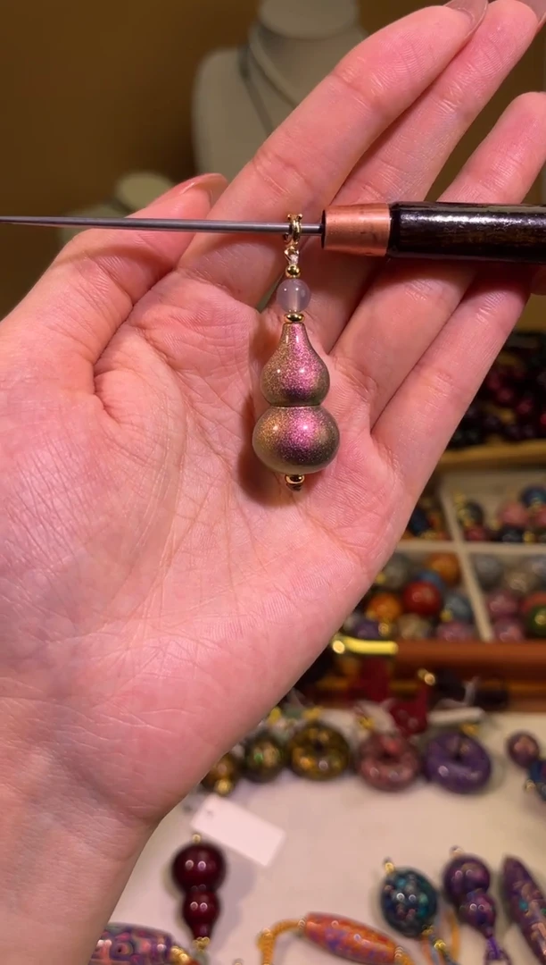 榕城大漆紫红色葫芦珠