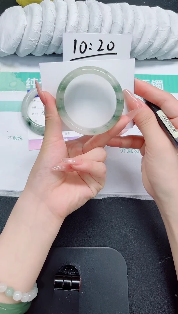 石英质玉手镯未镶嵌7-52.9