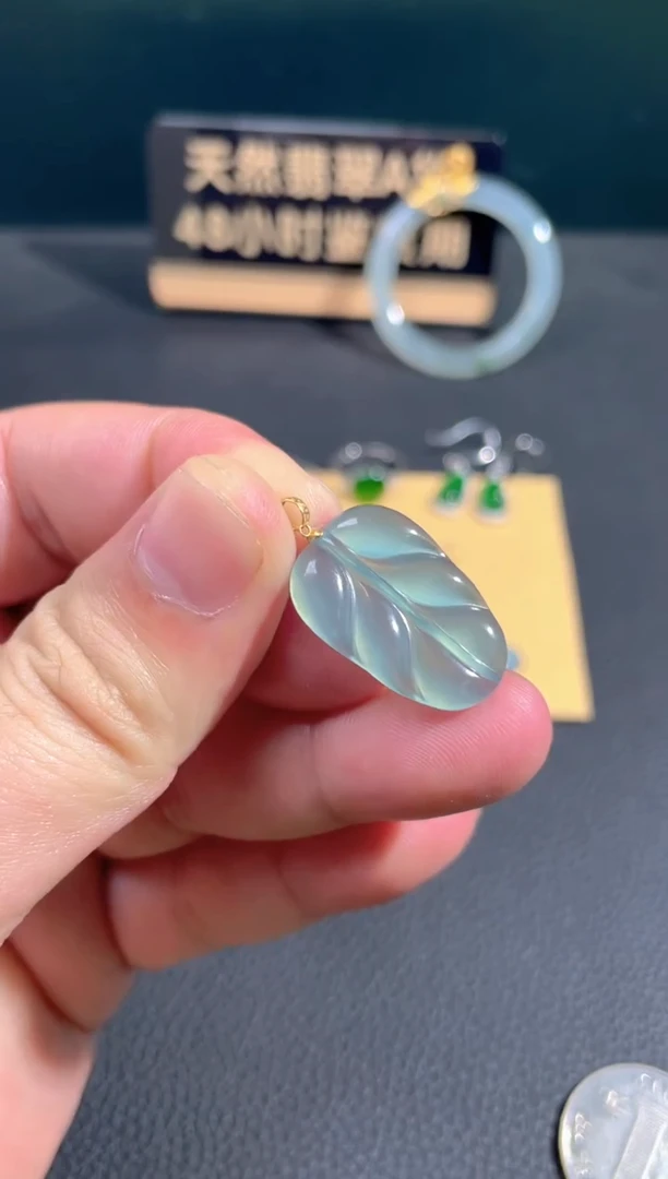 【闪购商品】翡翠颈饰18K金镶嵌翡翠