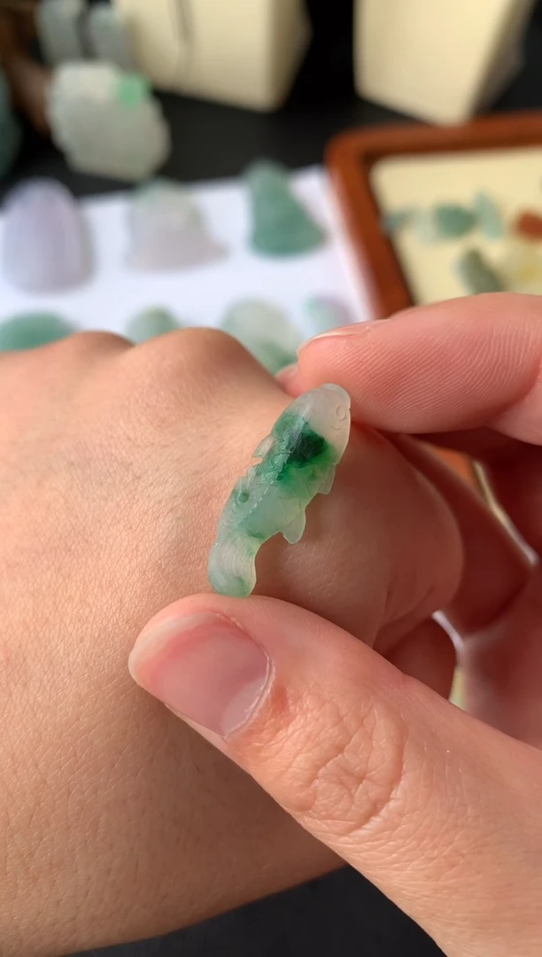 【闪购商品】定制翡翠未镶嵌翡翠