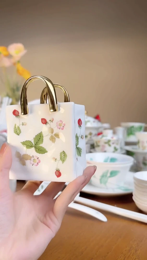 【闪购商品】高骨瓷提篮小包高骨瓷提篮小包