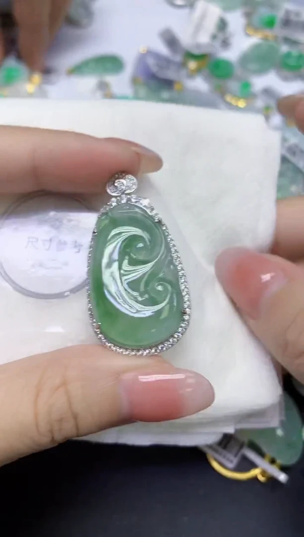 颈饰未镶嵌翡翠天然缅甸翡翠A货多样性发一件