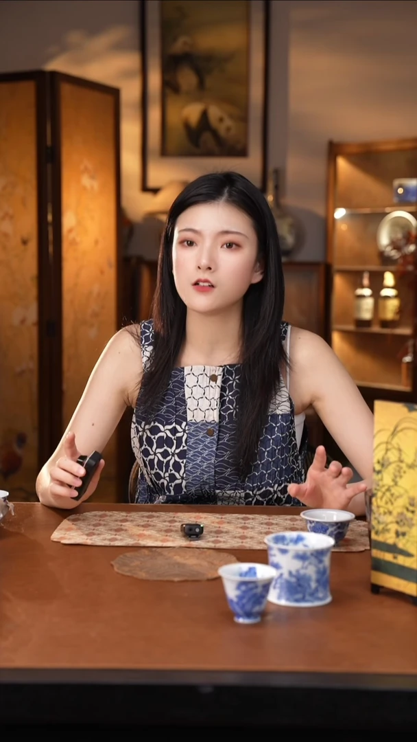 杯老****⁵看山柴窑青花万花小压手杯 加盖碗