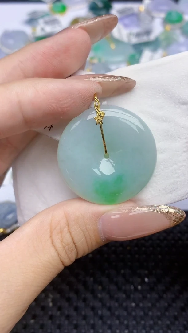 颈饰18K金镶嵌翡翠95   天然翡翠A货  百元以上9米证书费自理