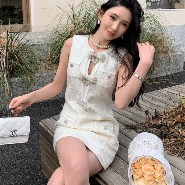 USHARK新款法式小香风名媛气质钉珠蝴蝶结粗花呢格纹背心连衣裙