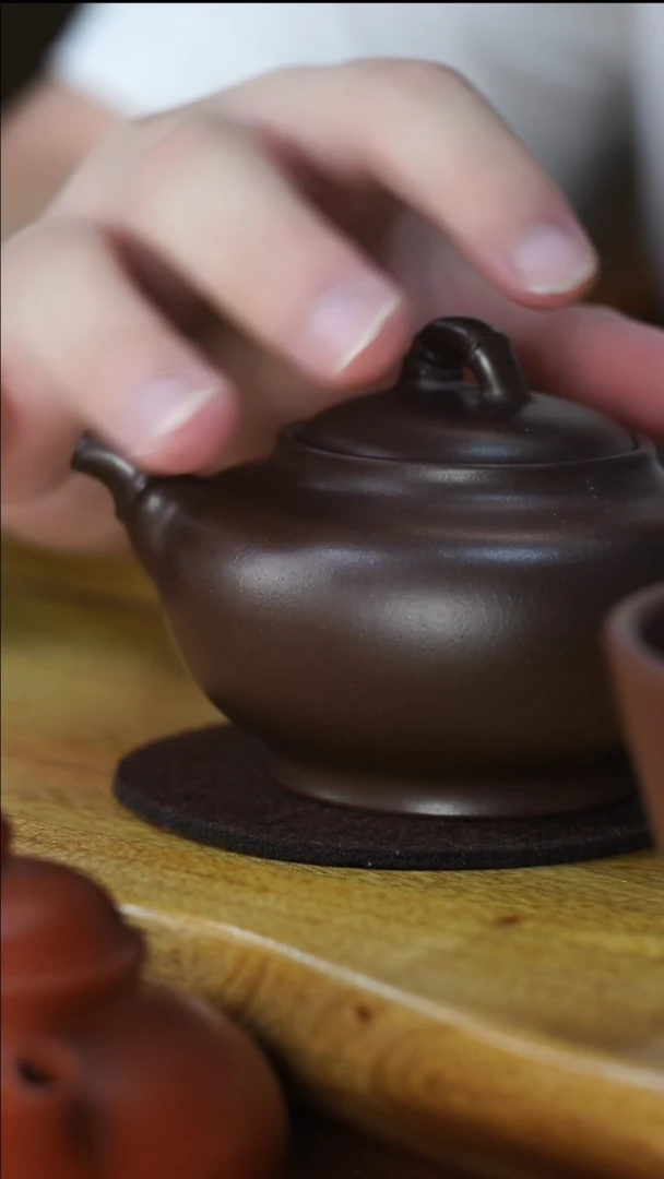 工堂直营精工半手紫砂壶
