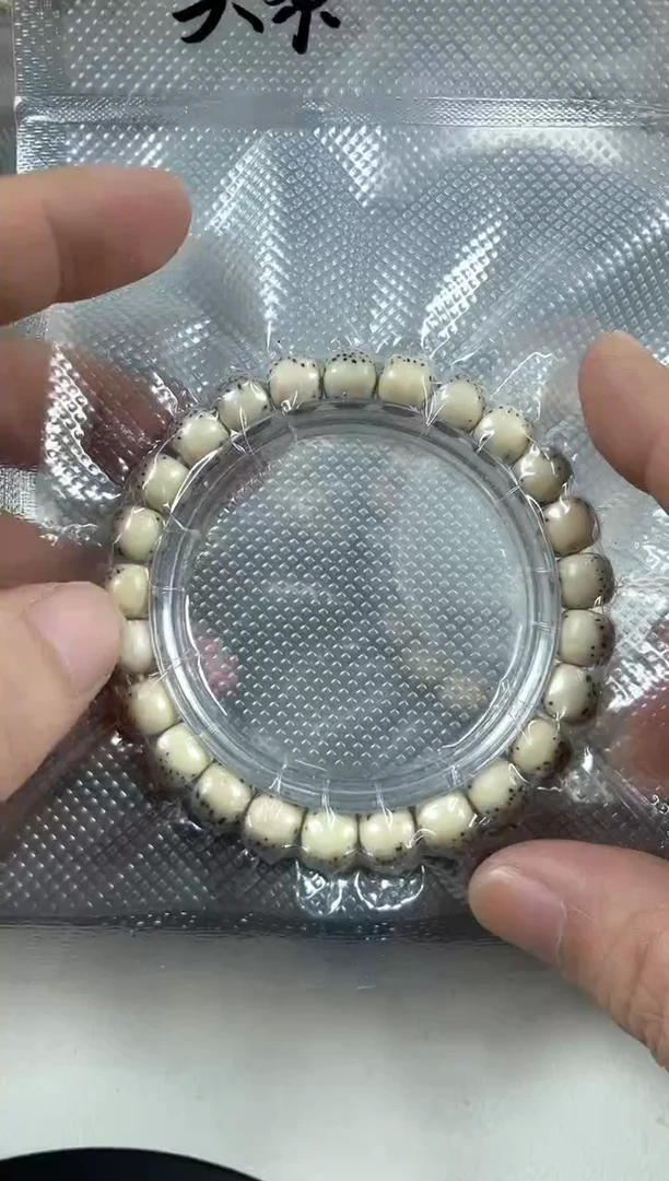 手串星月菩提头条  原生态石玉料绿背河豚单圈9*8