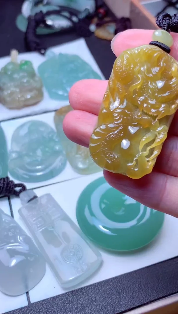 颈饰未镶嵌翡翠天然A货翡翠