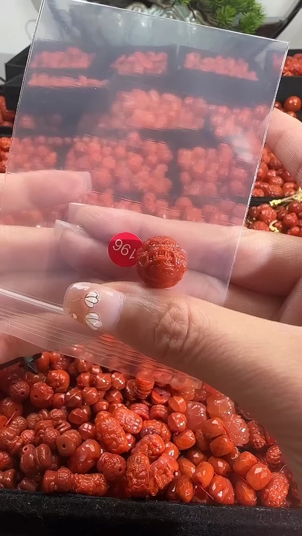 颈饰未镶嵌南红玛瑙1