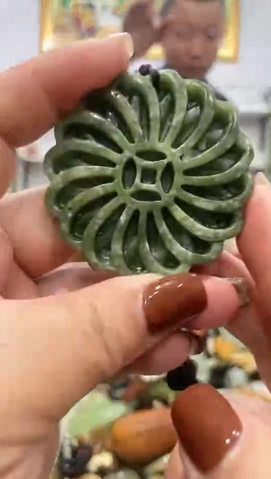 未镶嵌岫玉挂件