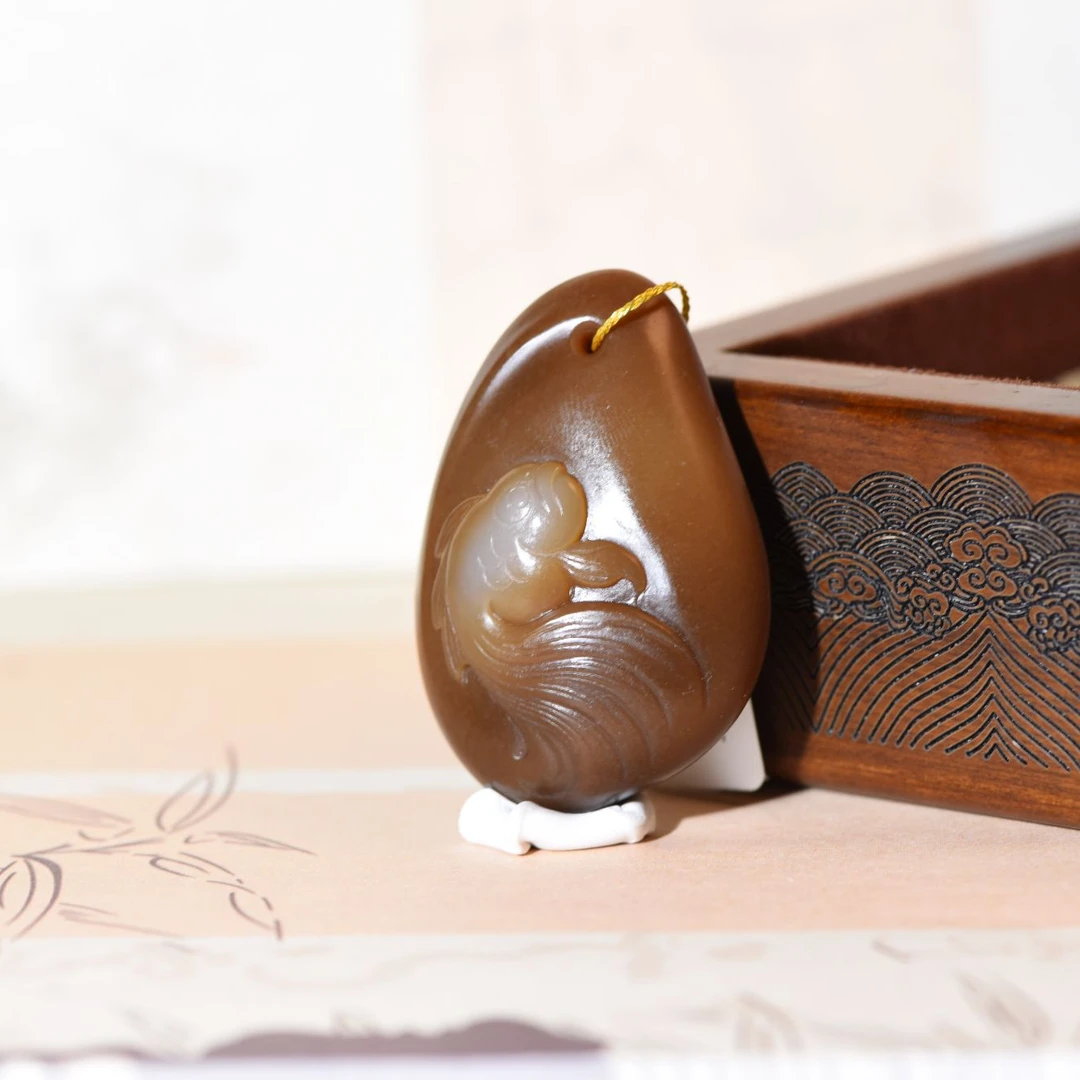 新疆和田玉且末糖锦鲤挂件32.62g