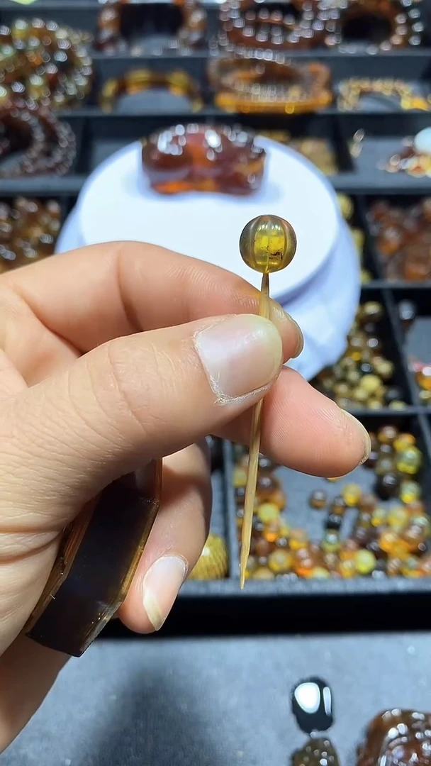 绿珀颈饰未镶嵌乔*尔天然缅甸琥珀单珠