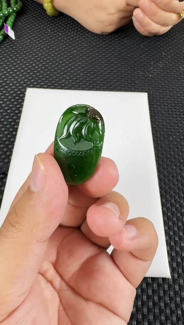 【闪购商品】和田玉（碧玉）吊坠未镶嵌鸿运当头俄七红皮