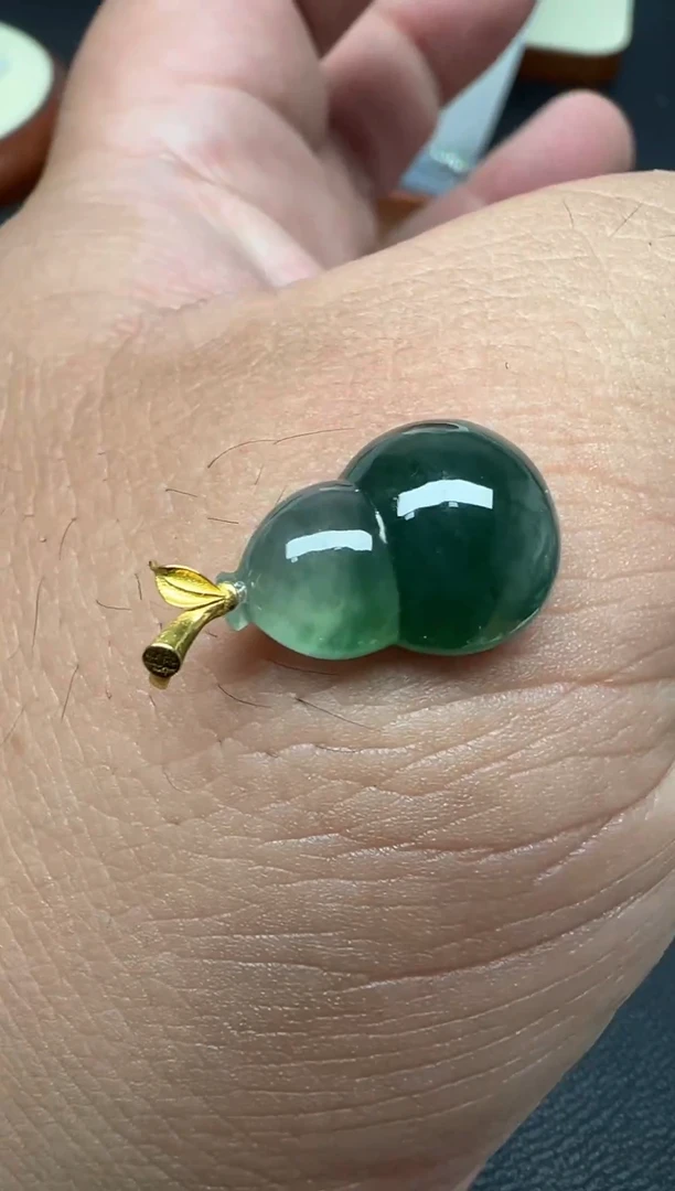 颈饰18K金镶嵌翡翠（22号链接）纯天然A货缅甸翡翠葫芦吊坠