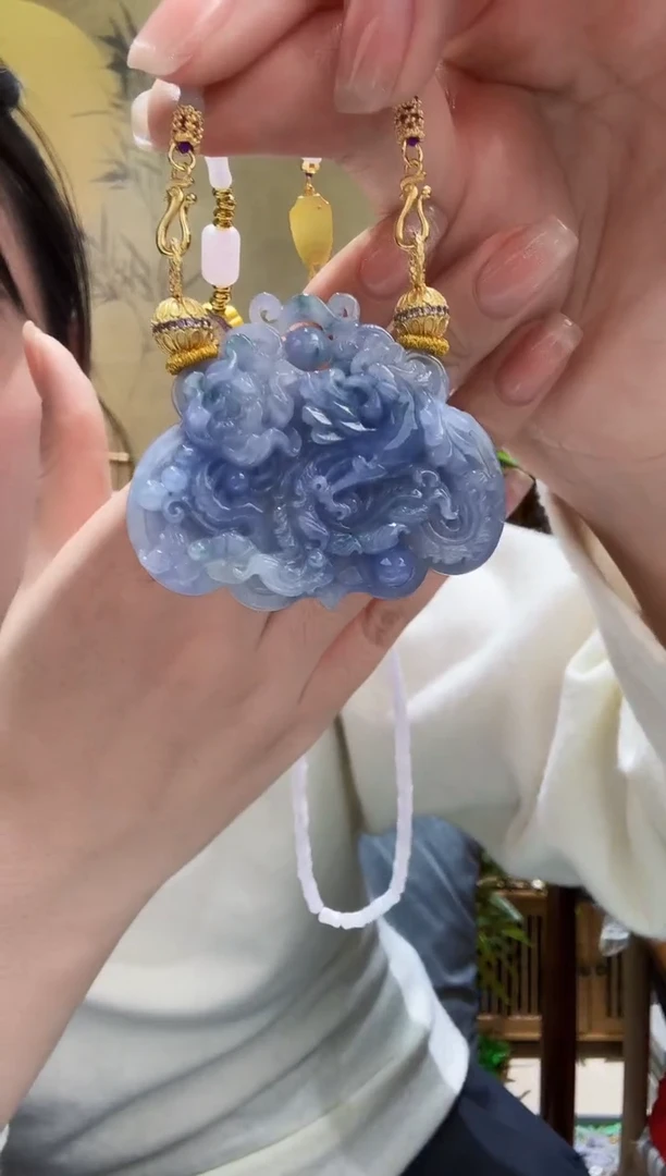 颈饰未镶嵌翡翠吊坠