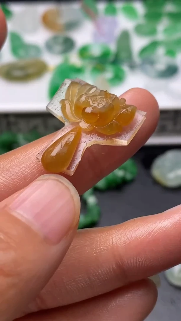 定制翡翠未镶嵌翡翠毛货多样性发其一