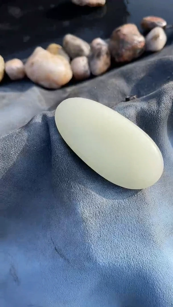 颈饰未镶嵌和田玉（糖玉）001