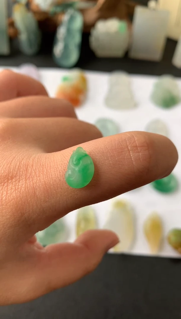 【闪购商品】定制翡翠未镶嵌翡翠