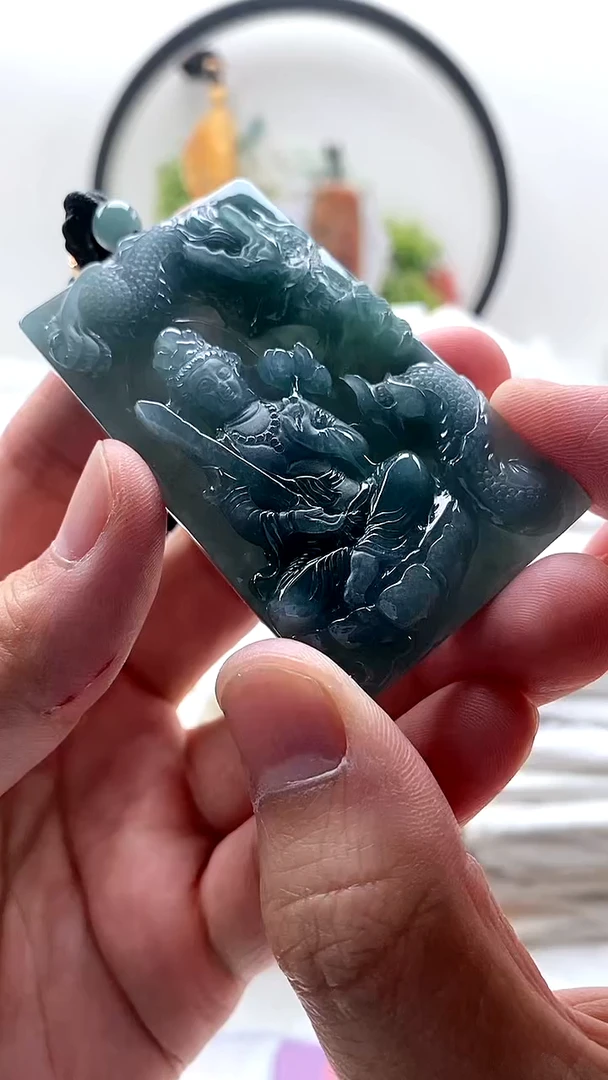 颈饰未镶嵌翡翠虚空藏