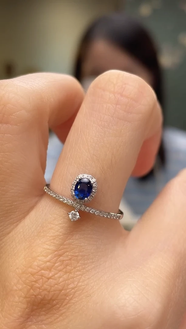 戒指蓝宝石18K金镶嵌主石：0.38ct