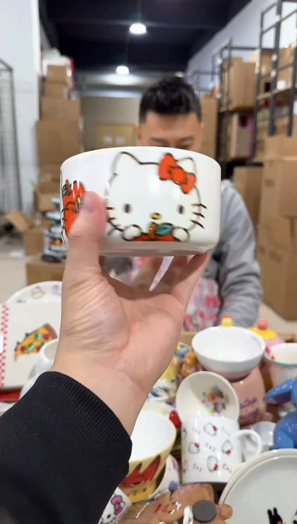 瓷片白色kt猫碗