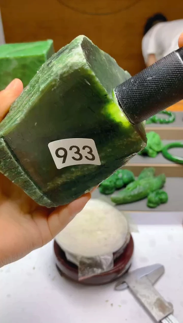 和田玉（碧玉）未镶嵌珠宝半成品933