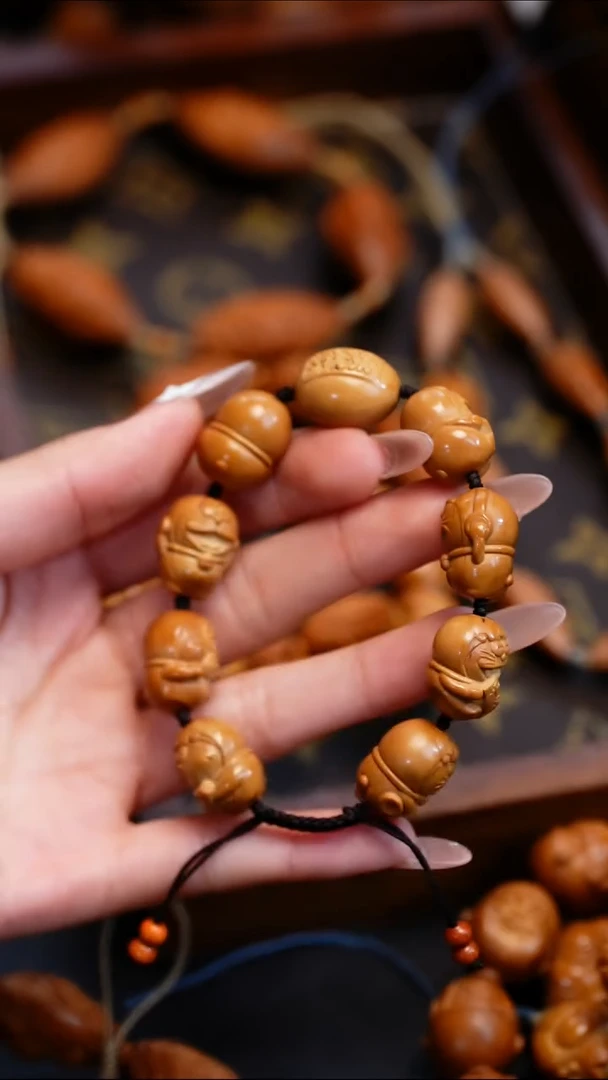 【闪购商品】橄榄核吊坠苏工橄榄核