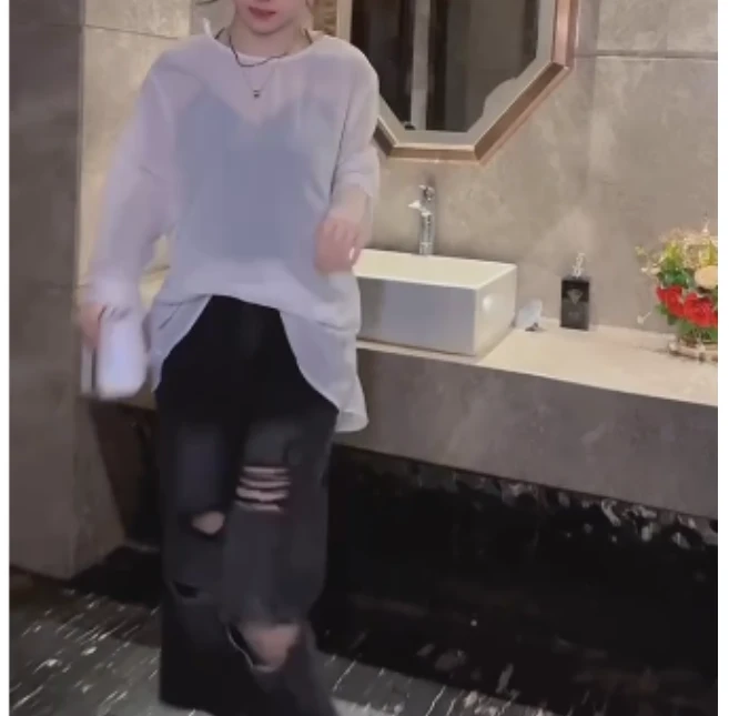 2025夏季新款网红同款洋气减龄韩版爆款长款打底衫裤子漏洞珍惜